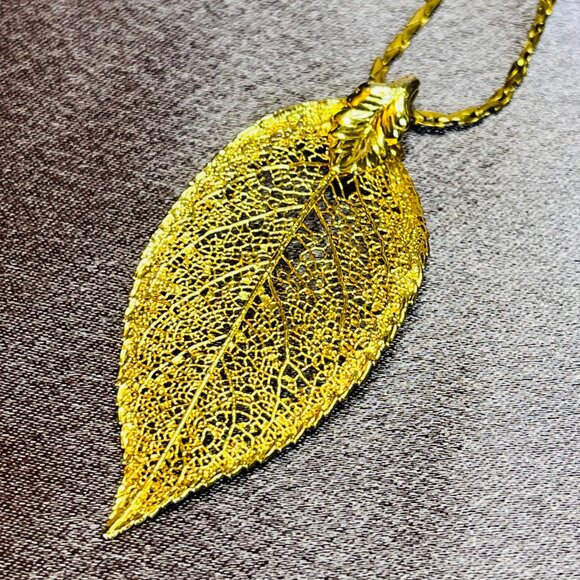 Vintage Avon 14K Gold Filled Real Leaf Necklace and Earrings Jewelry Set - Picture 5 of 8